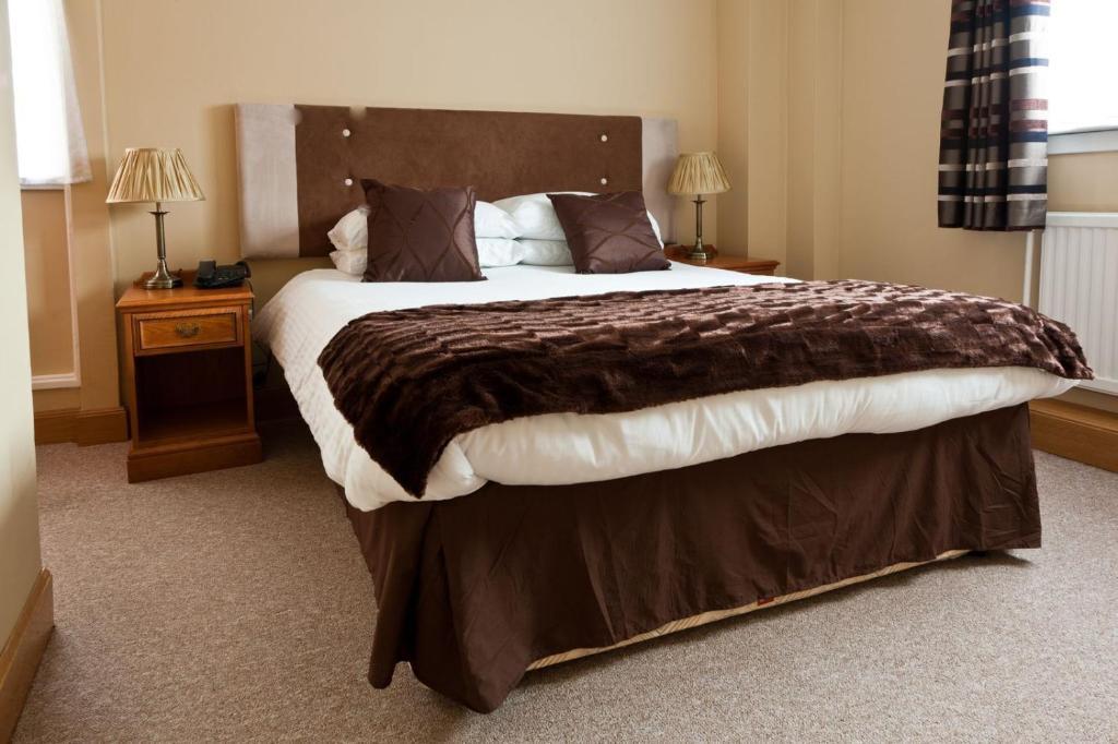 Caledonia Hotel Rosyth Room photo