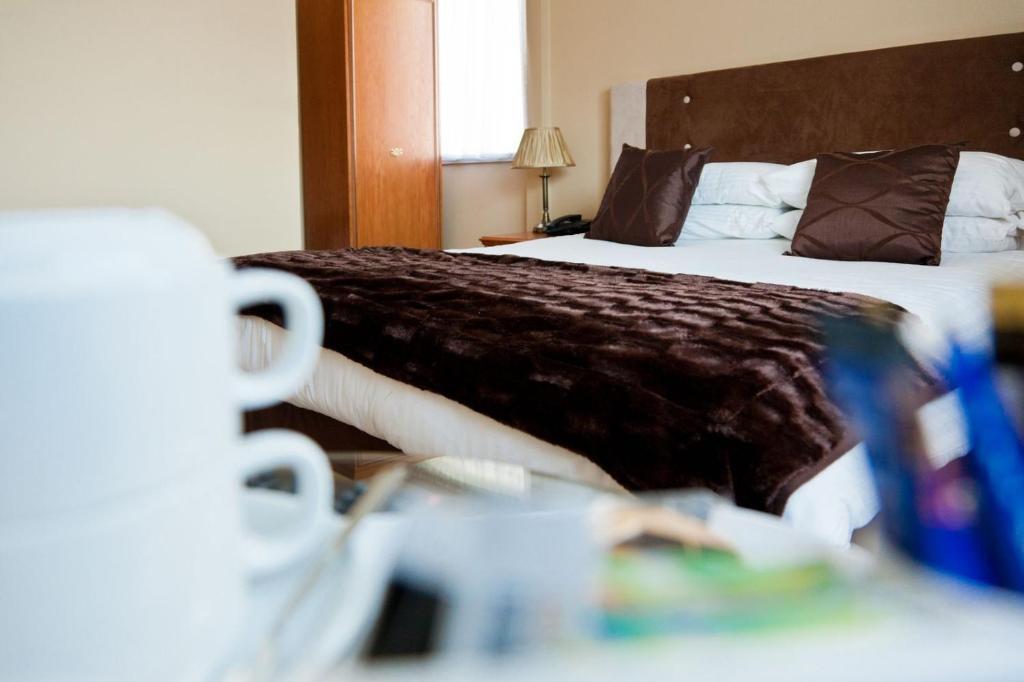 Caledonia Hotel Rosyth Room photo