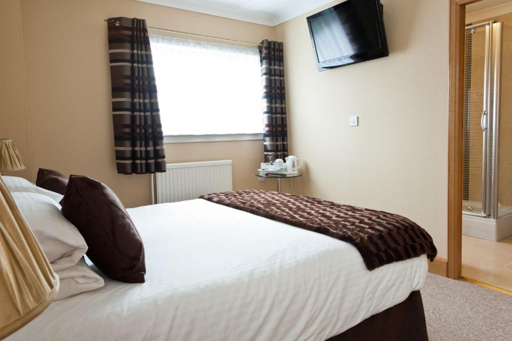 Caledonia Hotel Rosyth Room photo